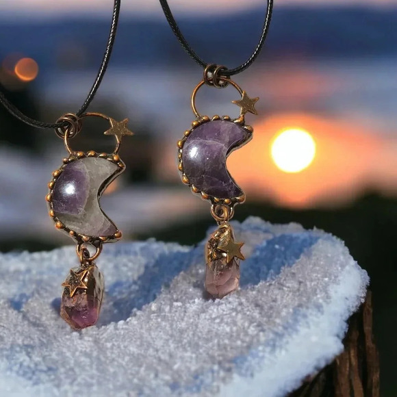 Mystical Genuine Amethyst Moon Pendant - Handcrafted Boho Copper Necklace โจ๐ - Picture 8 of 9